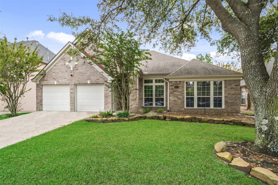 Property photo for 15814 Maplewick Drive, Tomball, TX