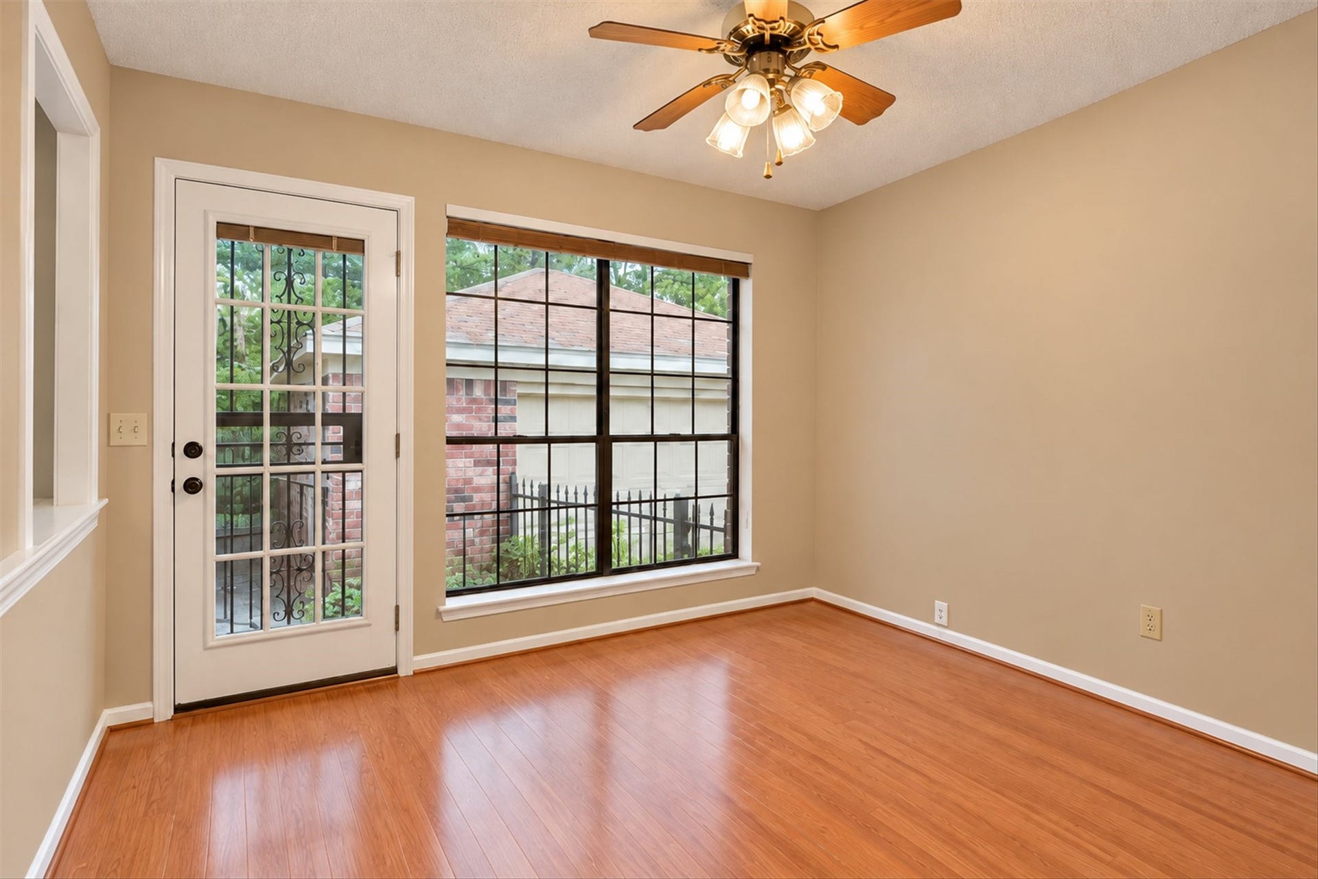 42 Thorn Berry Place, The Woodlands, TX 77381 42 Thorn Berry Place, The Woodlands, TX 77381