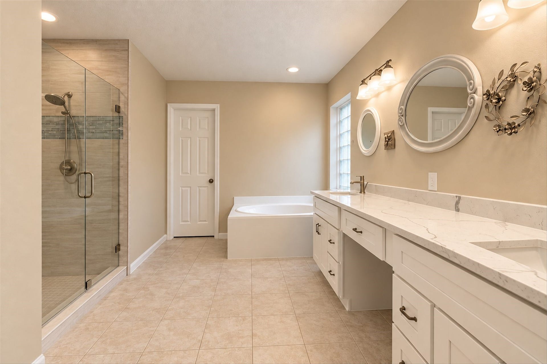 42 Thorn Berry Place, The Woodlands, TX 77381 Updated primary with shower, soaker tub and double sinks