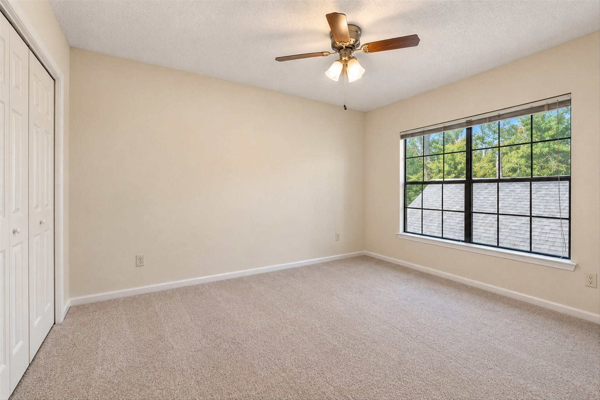 42 Thorn Berry Place, The Woodlands, TX 77381 42 Thorn Berry Place, The Woodlands, TX 77381