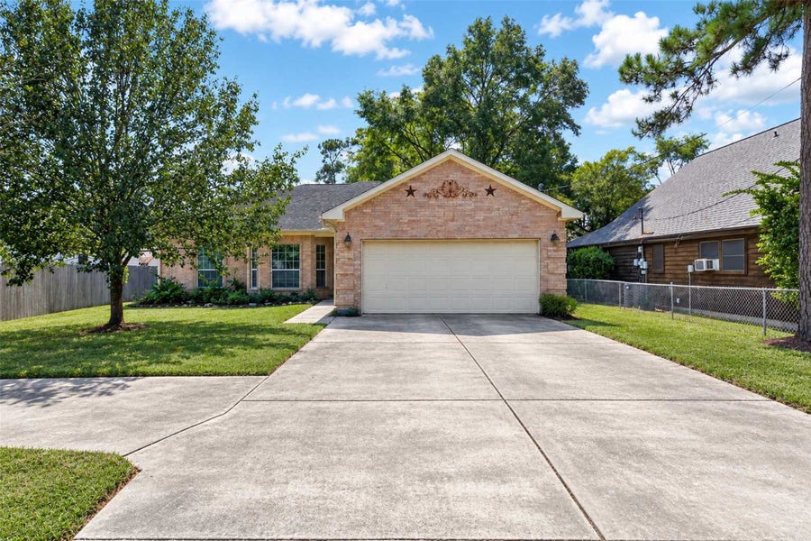 Property photo for 509 Cactus Drive, Conroe, TX