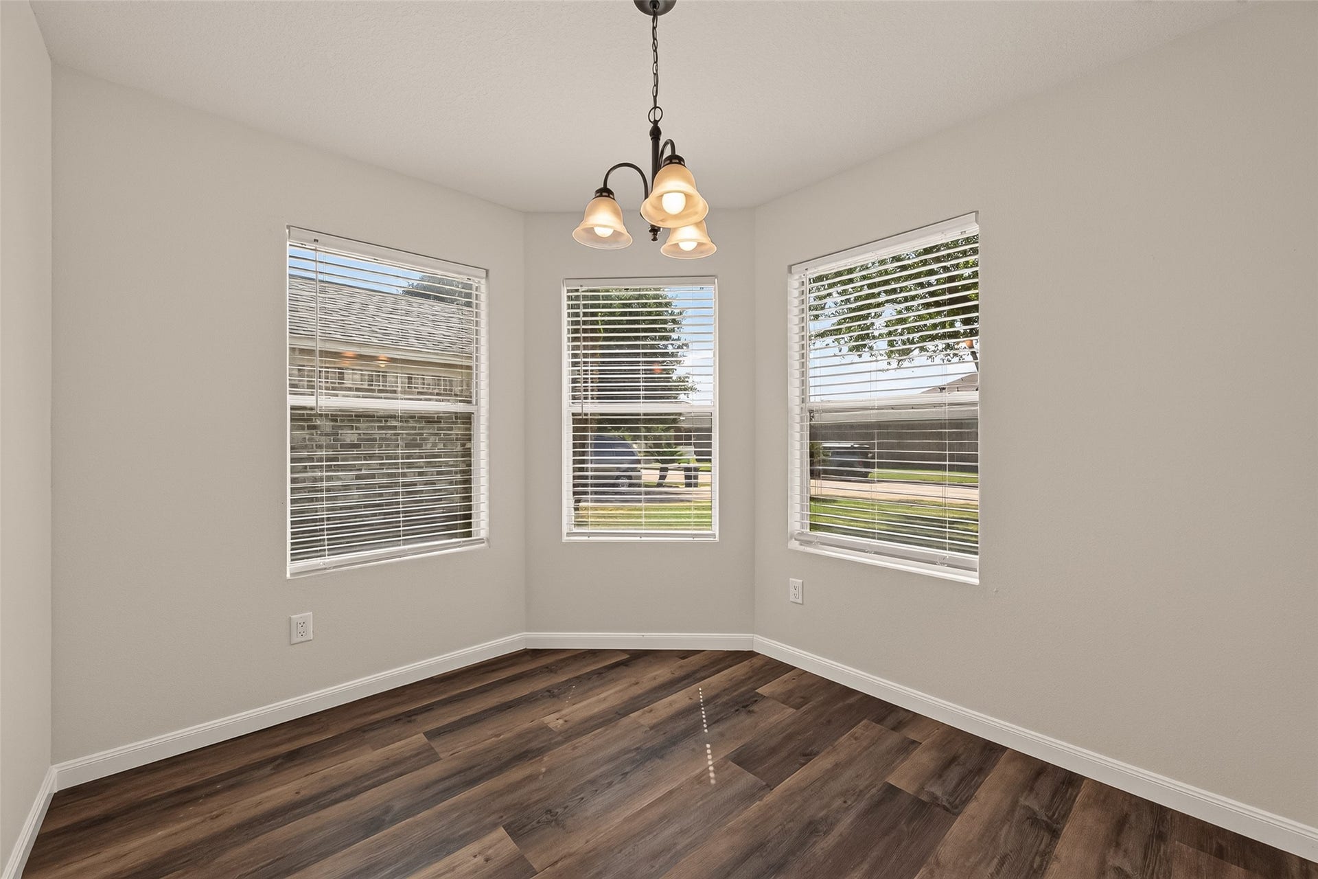 14837 Peachmeadow Lane, Channelview, TX 77530 Breakfast Area
