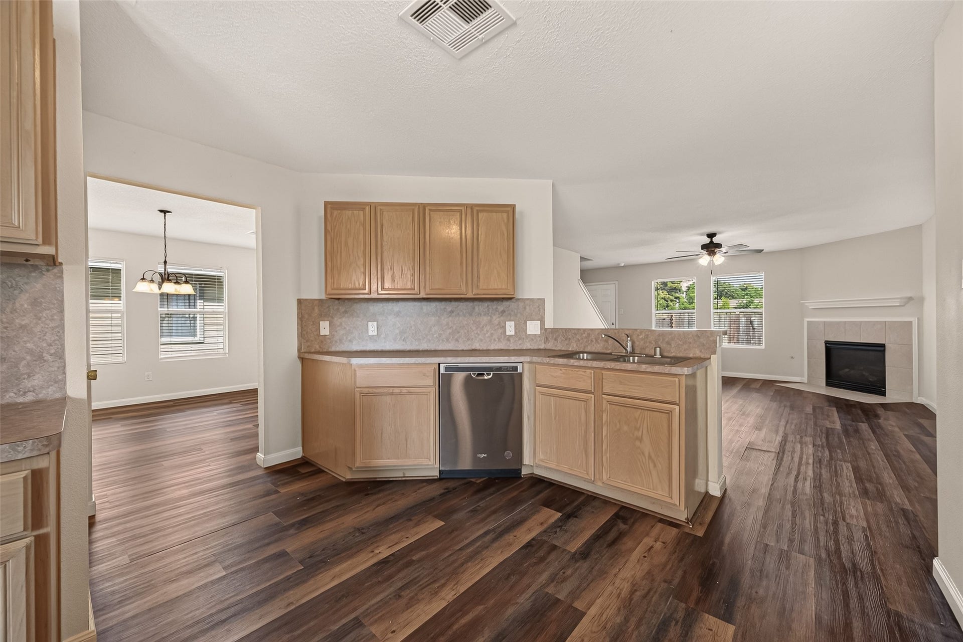 14837 Peachmeadow Lane, Channelview, TX 77530 Open Concept to living room