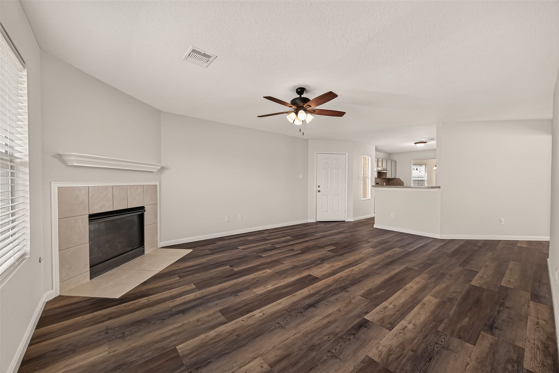 14837 Peachmeadow Lane, Channelview, TX 77530 Another view of the Living Room
