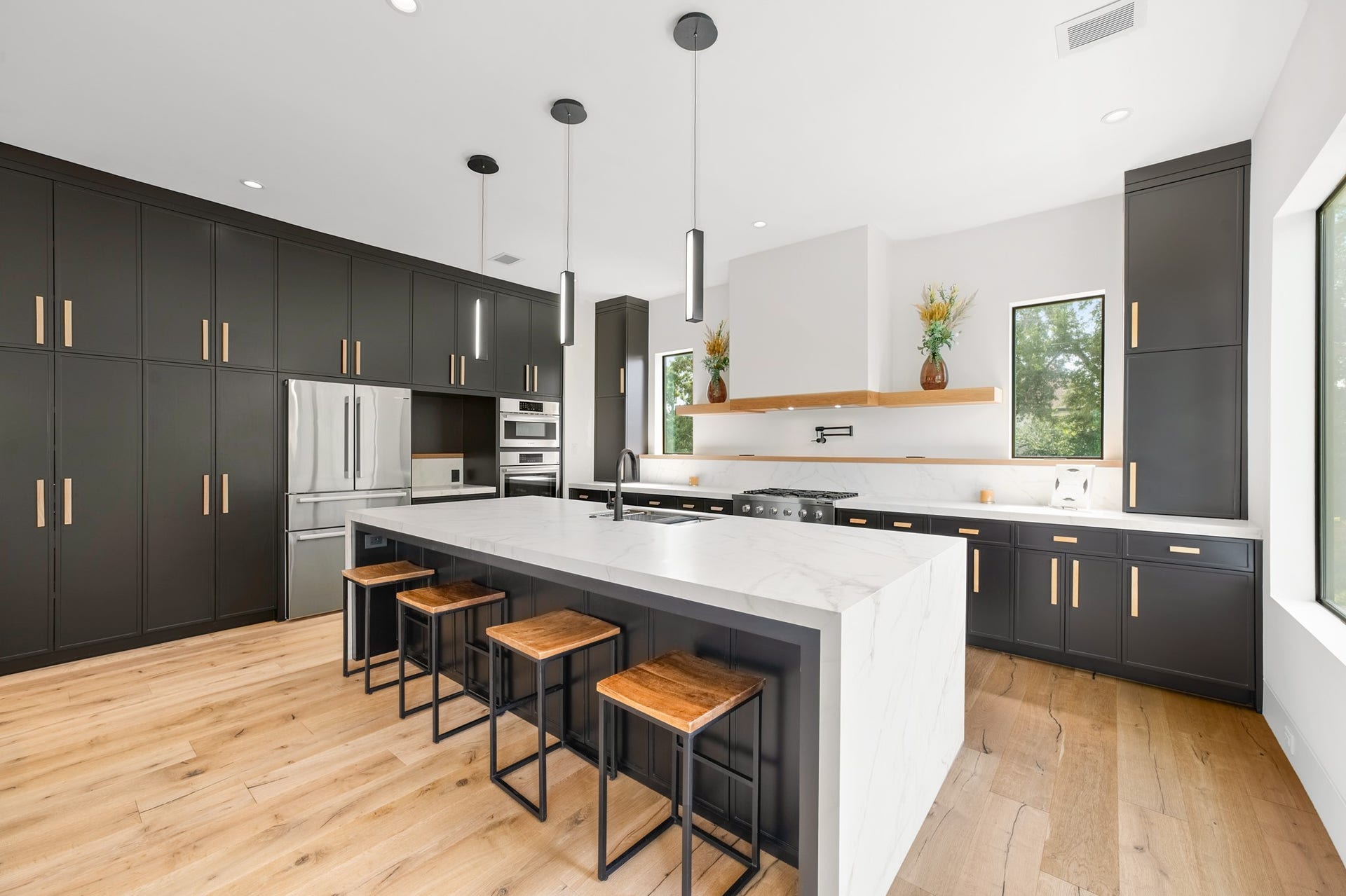 4130 Glenshire Street, Houston, TX 77025 4130 Glenshire Street, Houston, TX 77025