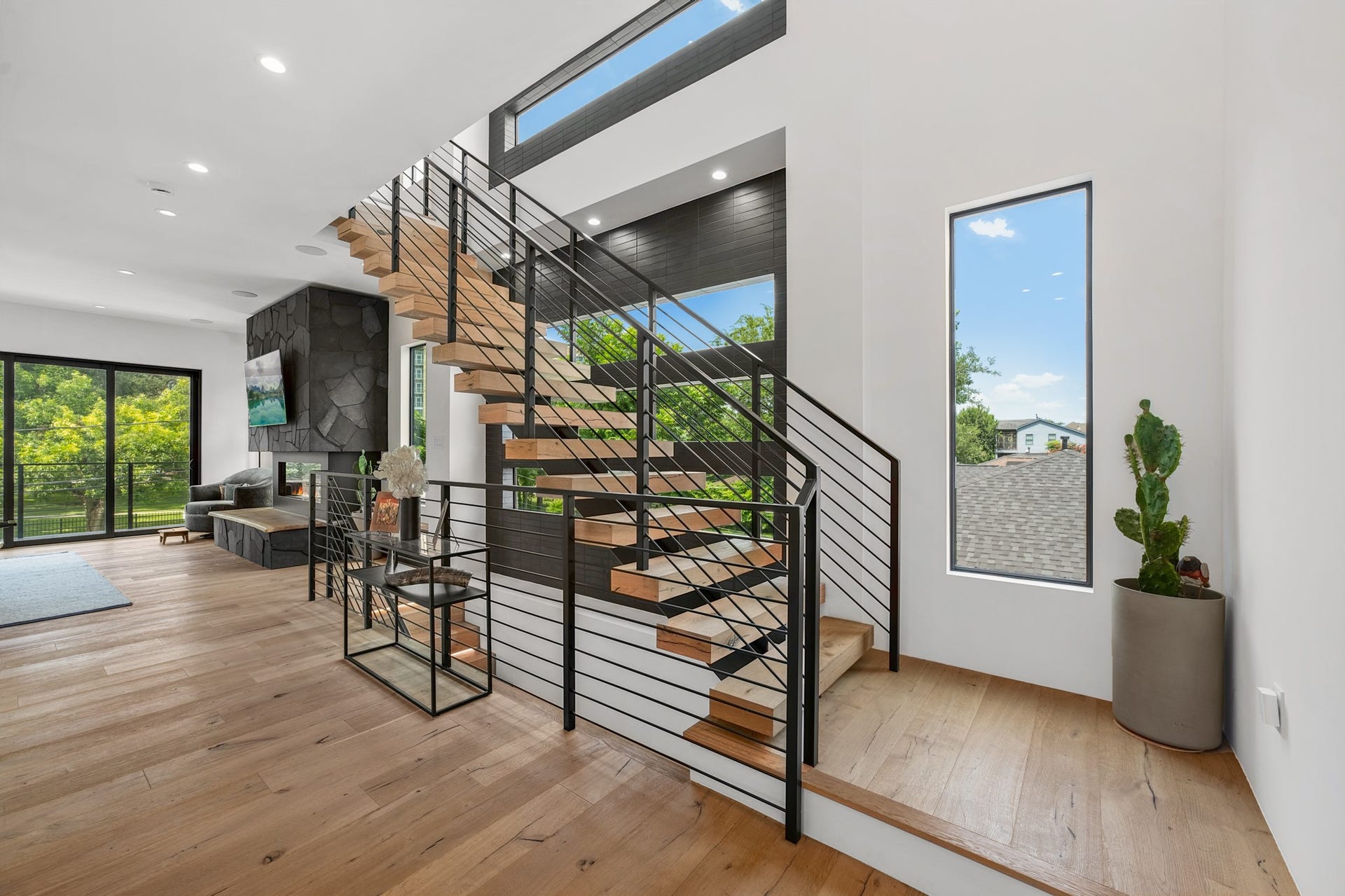 4130 Glenshire Street, Houston, TX 77025 4130 Glenshire Street, Houston, TX 77025