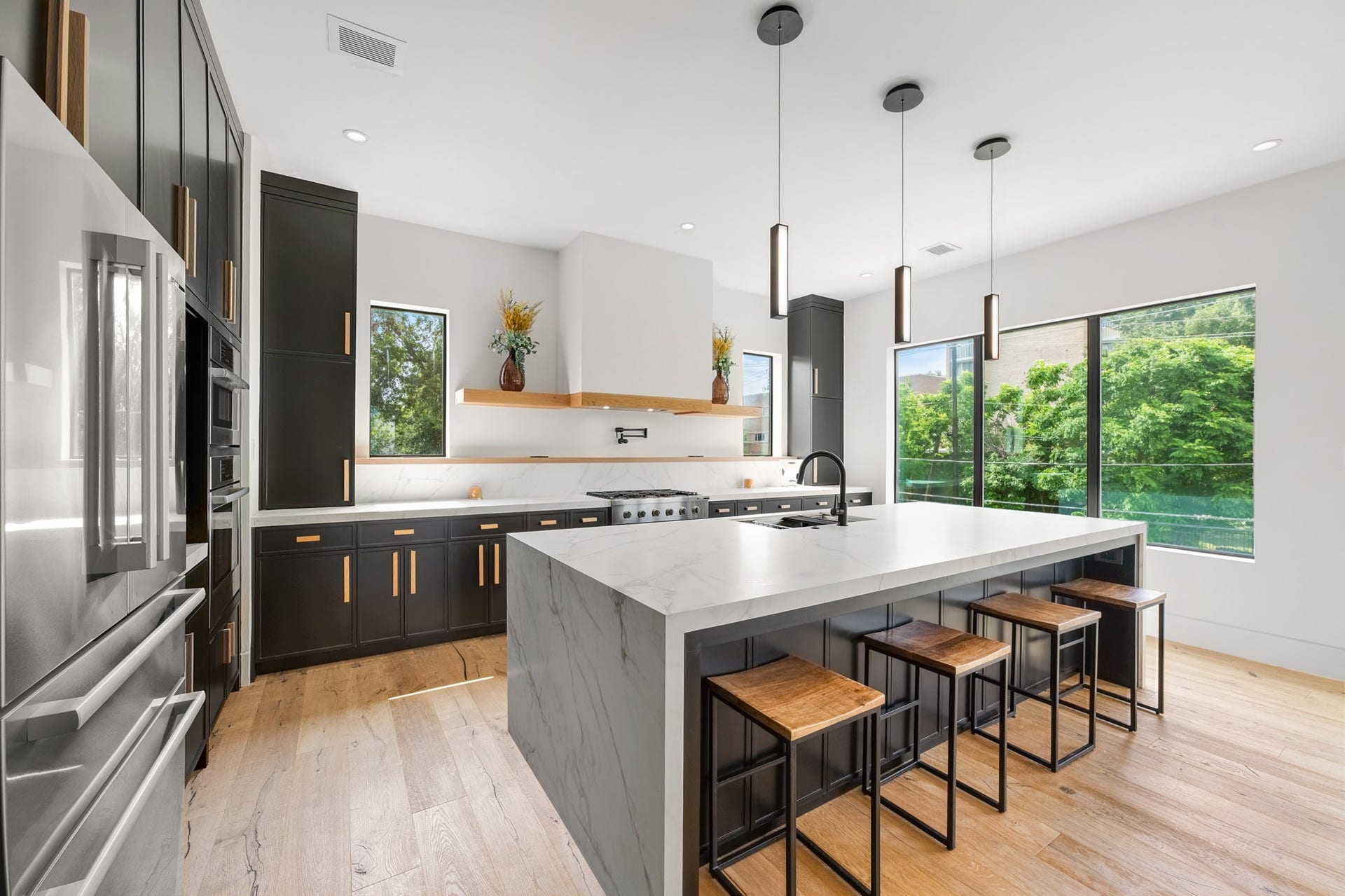 4130 Glenshire Street, Houston, TX 77025 4130 Glenshire Street, Houston, TX 77025