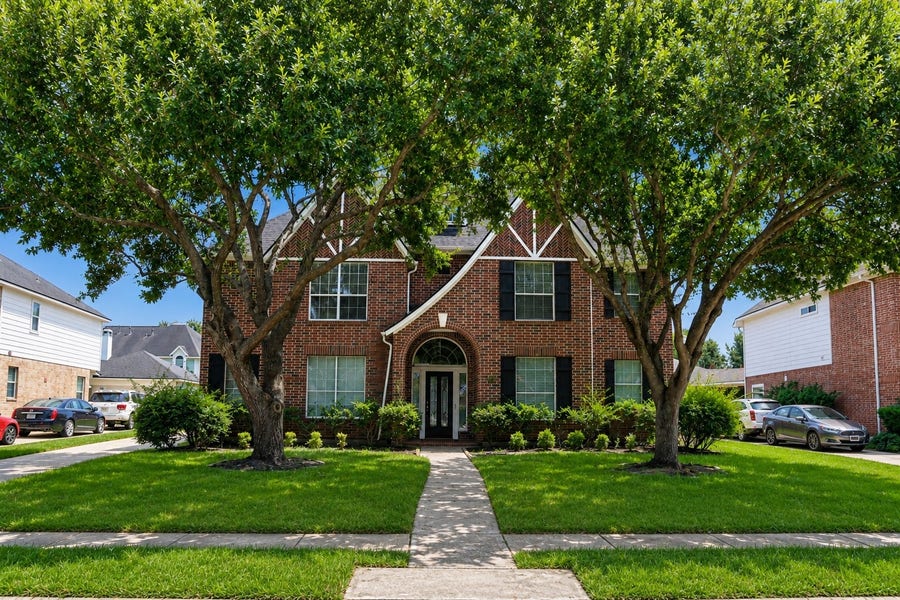 Property photo for 3906 Lakeridge Canyon Drive, Sugar Land, TX