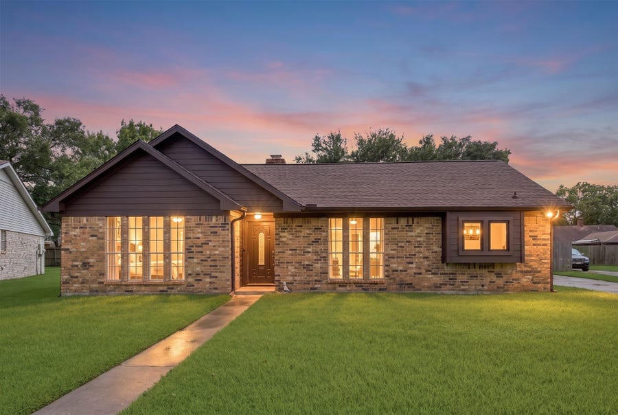 Property photo for 1824 Lazy Creek Lane, Pearland, TX