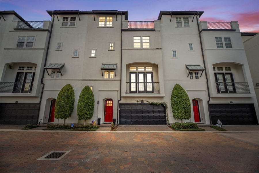 Property photo for 8928 Lakeshore Bend Drive, Houston, TX