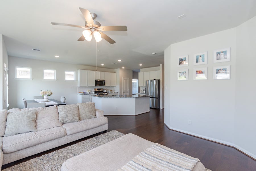 Property photo for 505 Prairie Grass Trail, Clute, TX