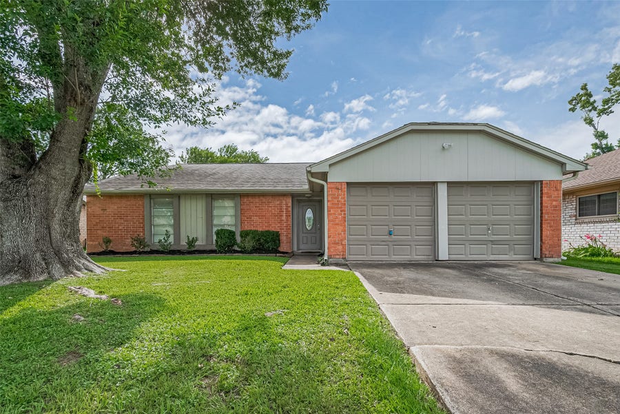 Property photo for 17114 Quail Glen Drive, Houston, TX