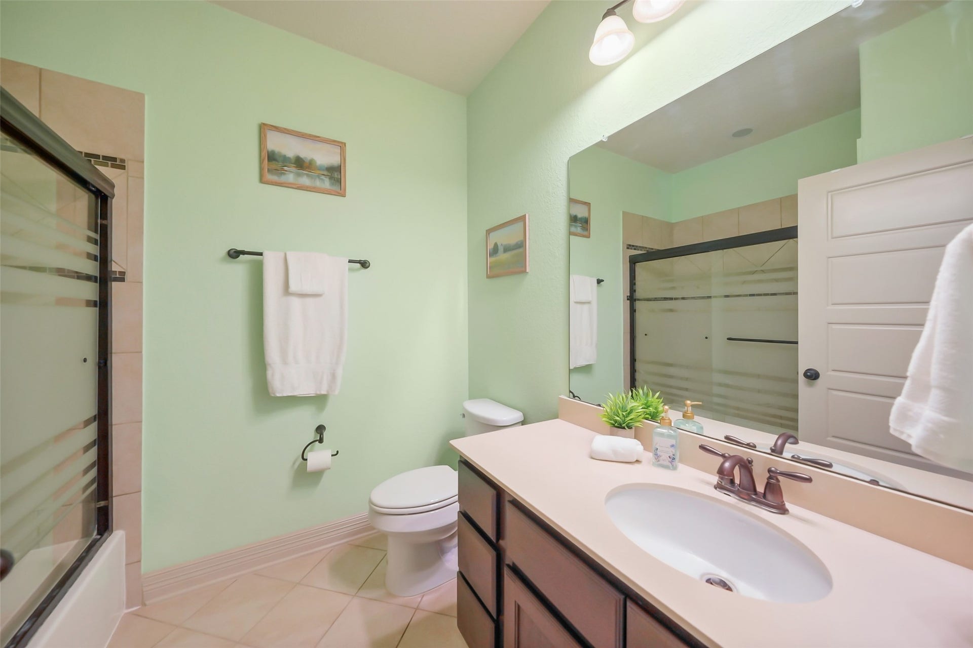 230 Lawrence Marshall Drive, Hempstead, TX 77445 Secondary full bathroom featuring a spacious vanity, generous counter space, and a tub/shower combination