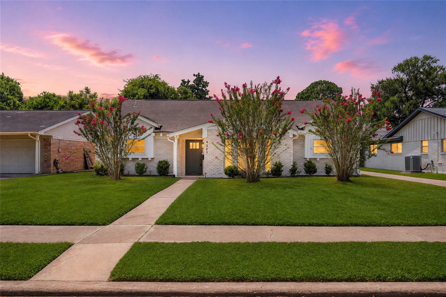 Property photo for 4321 Kingfisher Drive, Houston, TX