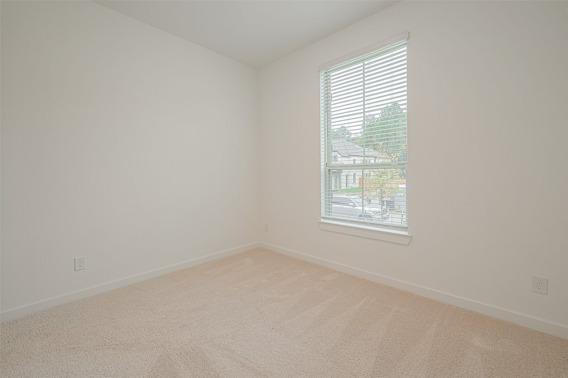 235 Sky Top Drive, Montgomery, TX 77316