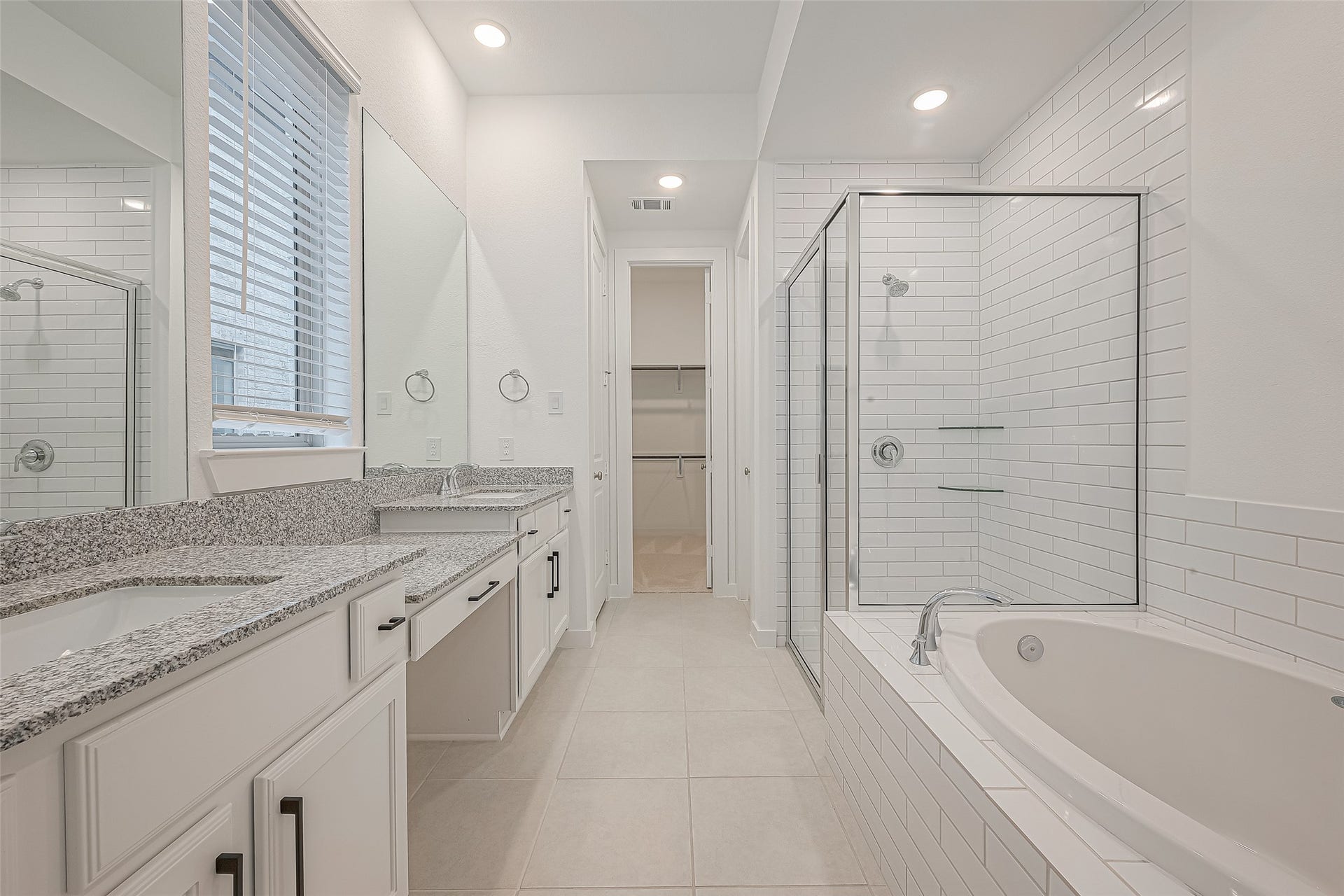 235 Sky Top Drive, Montgomery, TX 77316