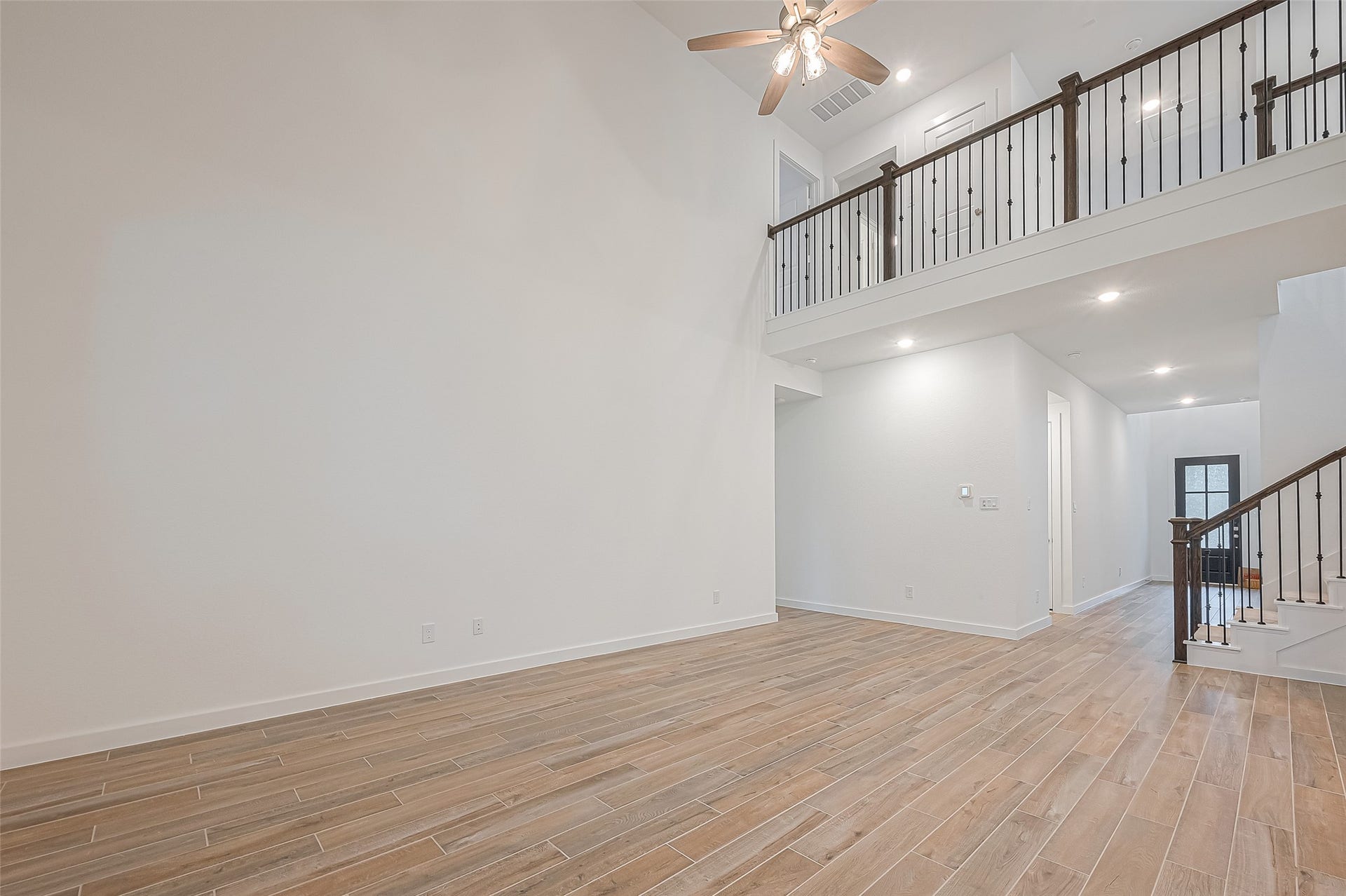 235 Sky Top Drive, Montgomery, TX 77316