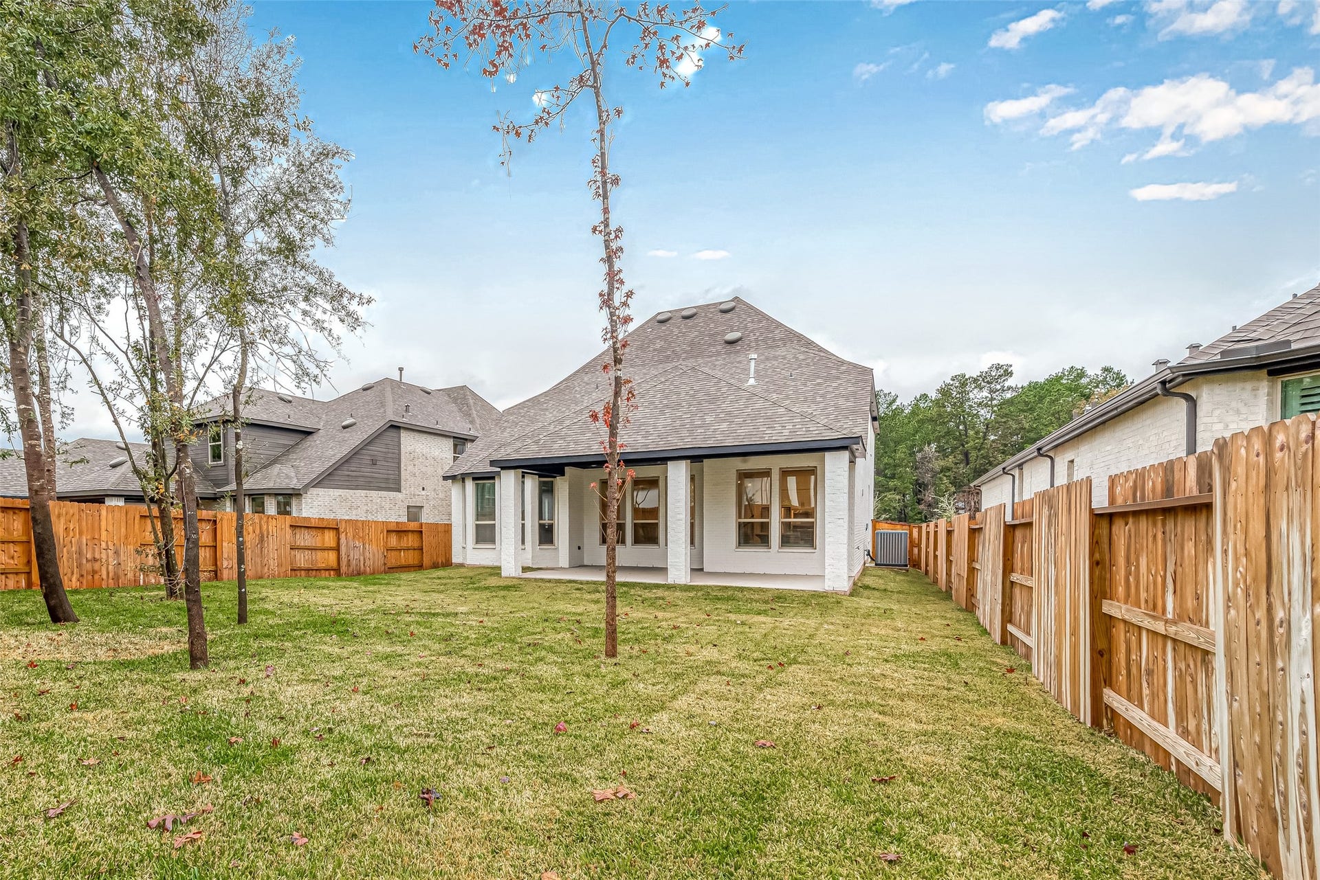 235 Sky Top Drive, Montgomery, TX 77316