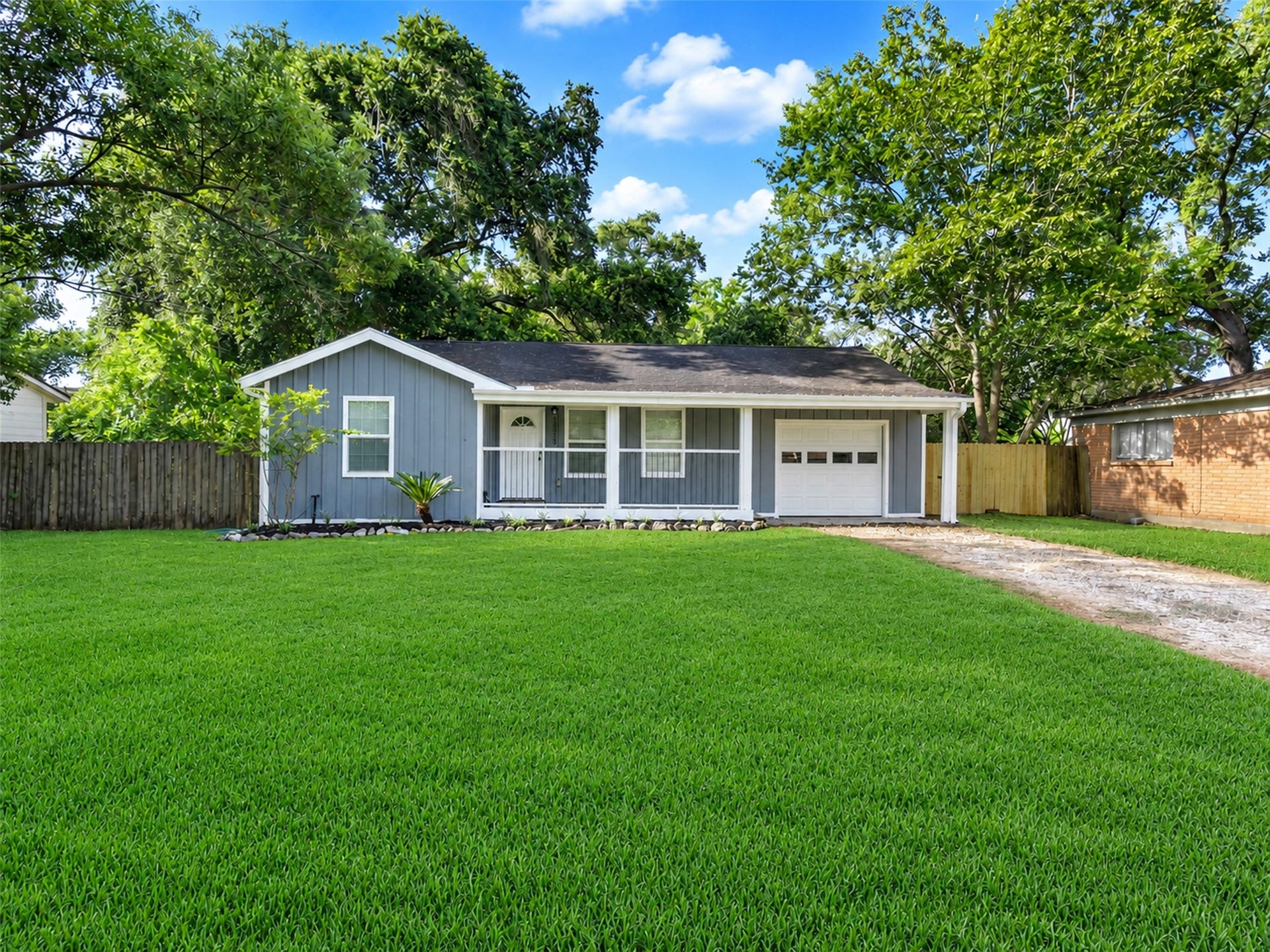 12313 23rd Street, Santa Fe, TX 77510 12313 23rd Street, Santa Fe, TX 77510