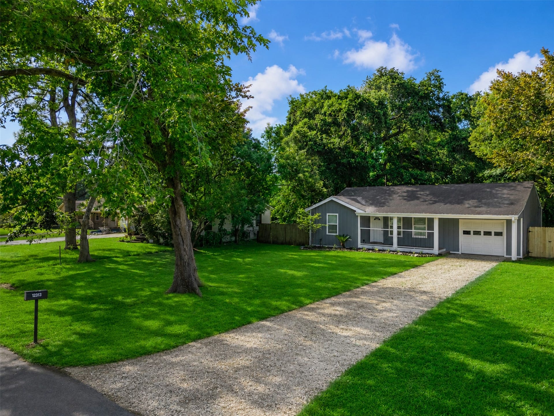 12313 23rd Street, Santa Fe, TX 77510 12313 23rd Street, Santa Fe, TX 77510