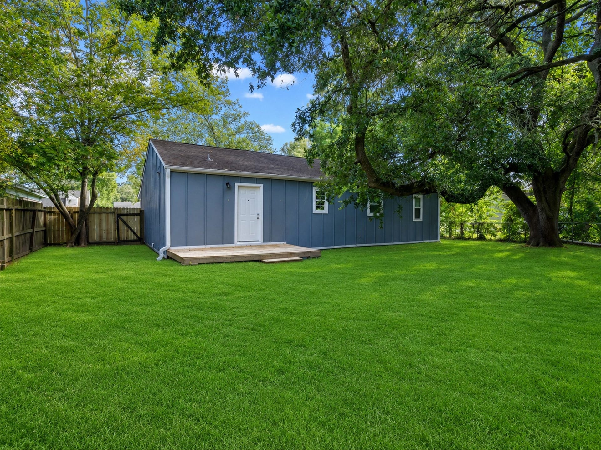 12313 23rd Street, Santa Fe, TX 77510 Back of house.