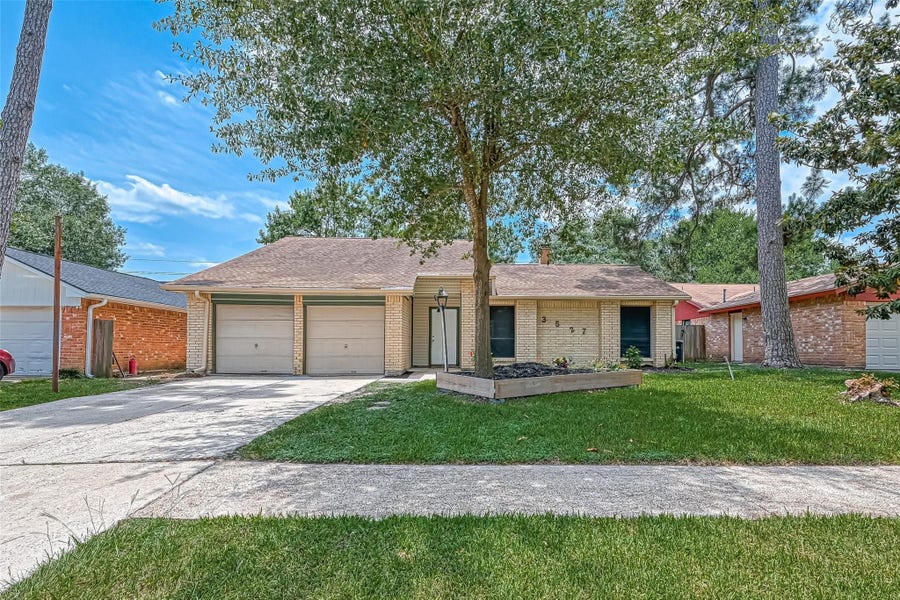 Property photo for 3527 Acorn Springs Lane, Spring, TX