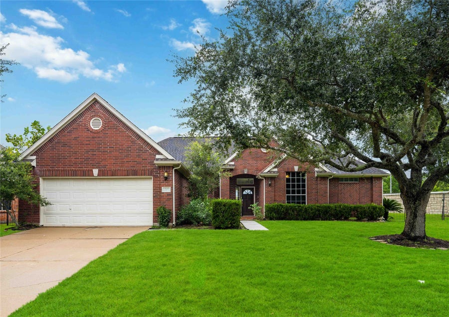 Property photo for 515 Arbor Court, Pearland, TX