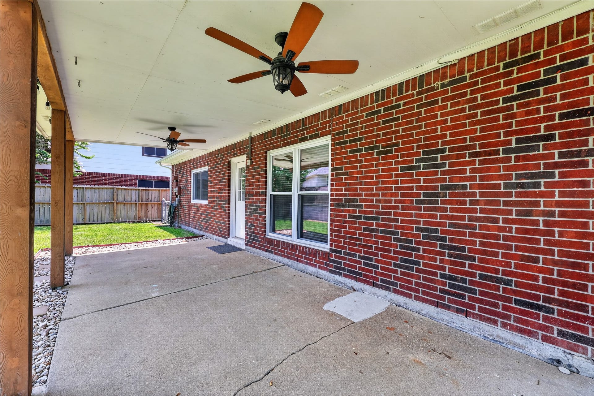 16003 Salton Point Drive, Friendswood, TX 77546 Covered patio overlooking the backyard.