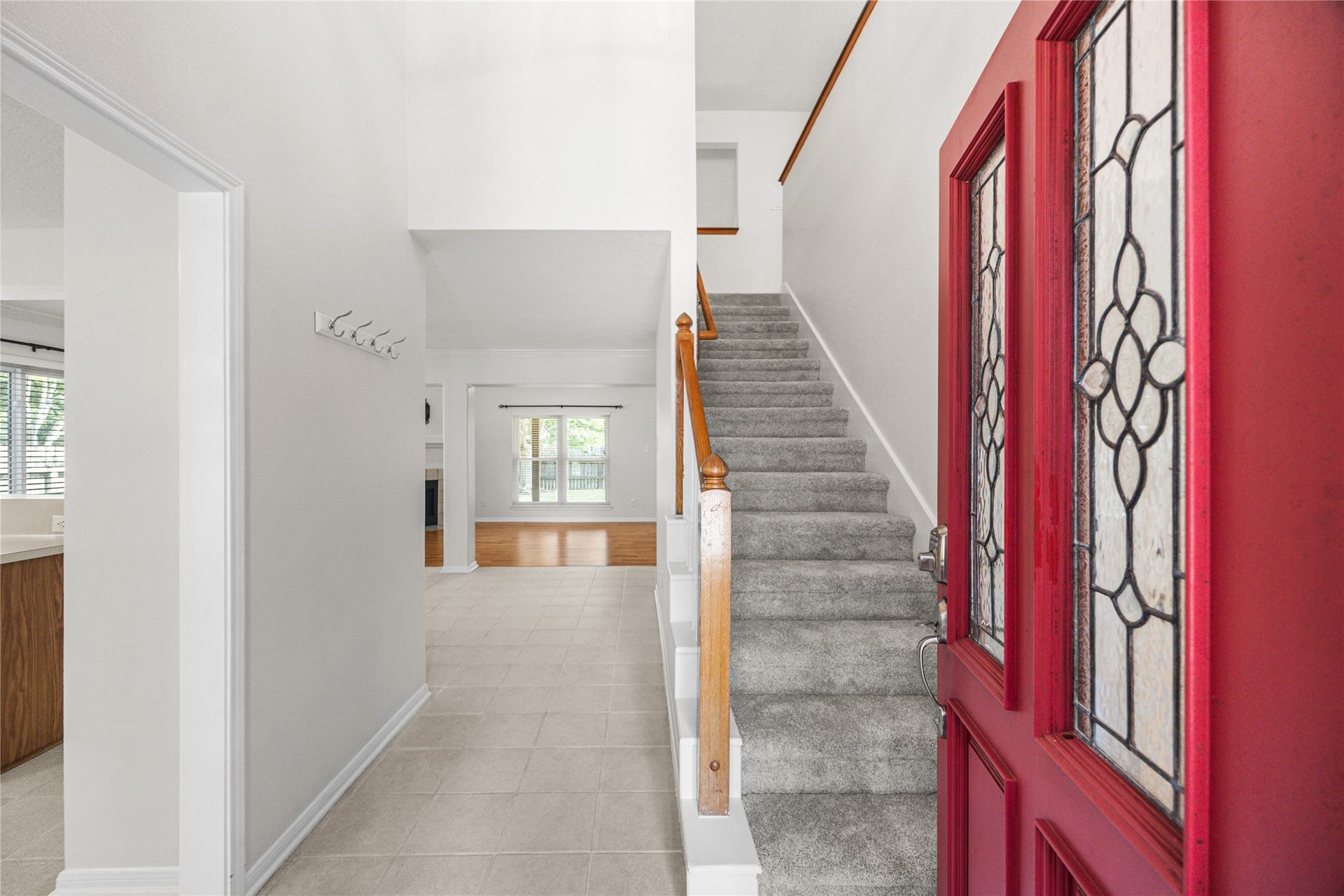 16003 Salton Point Drive, Friendswood, TX 77546 Grand entry foyer with sight lines into the main living areas.