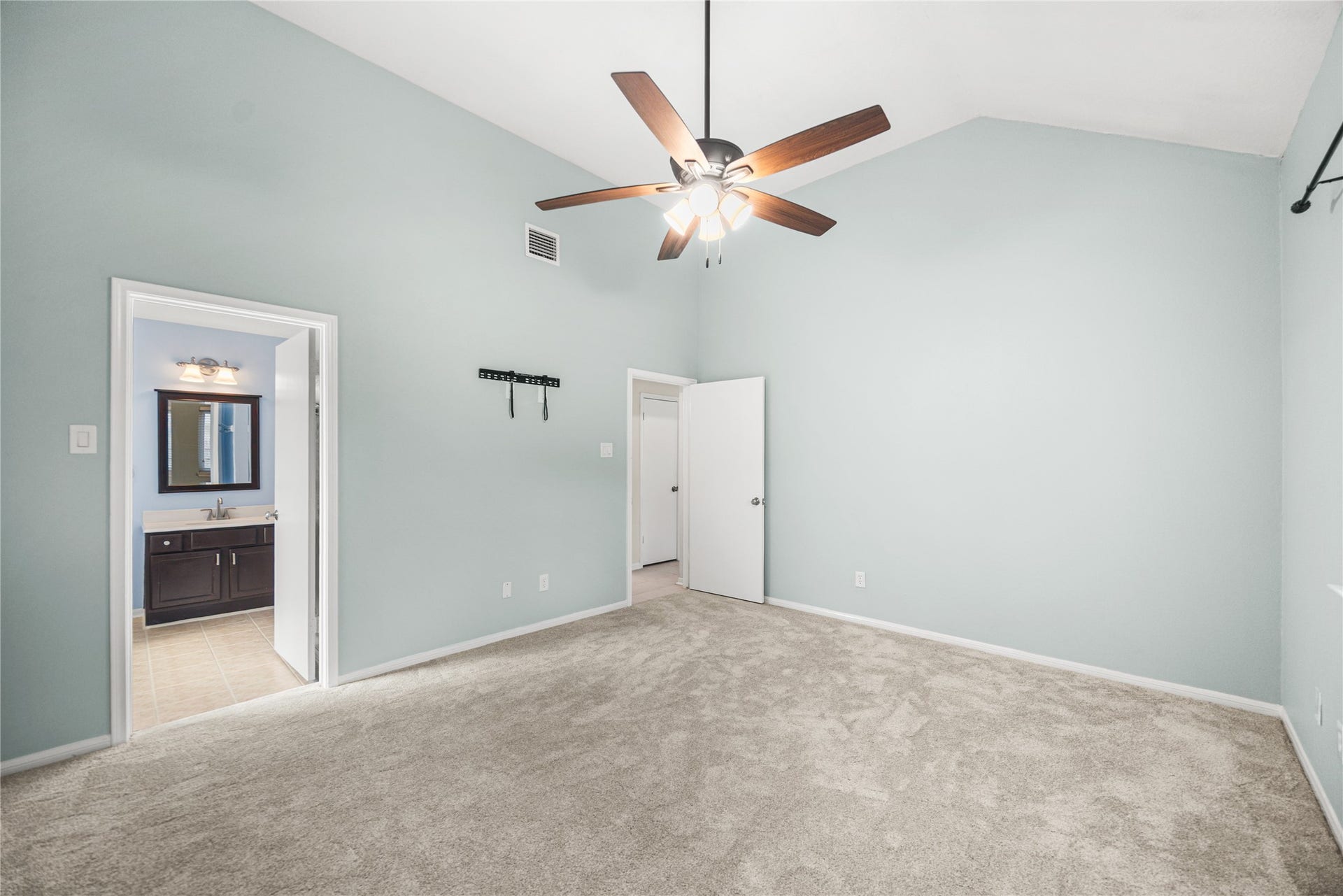 16003 Salton Point Drive, Friendswood, TX 77546 Alternate view of the primary bedroom.