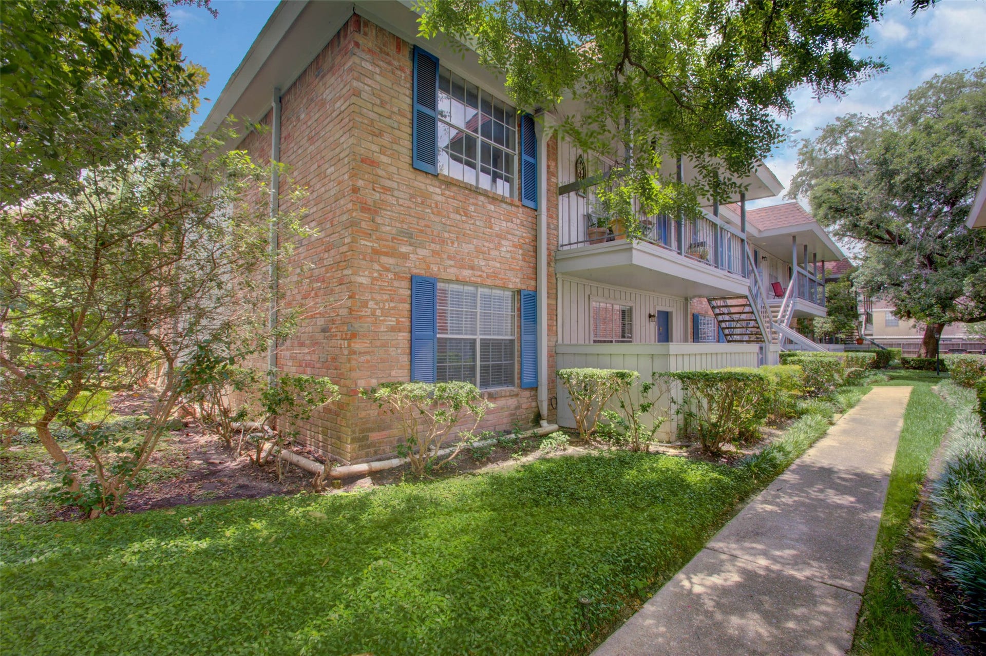 2350 Bering Drive, #71, Houston, TX 77057