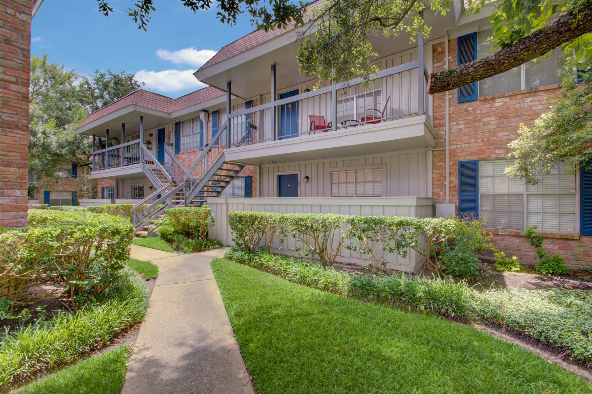 2350 Bering Drive, #71, Houston, TX 77057