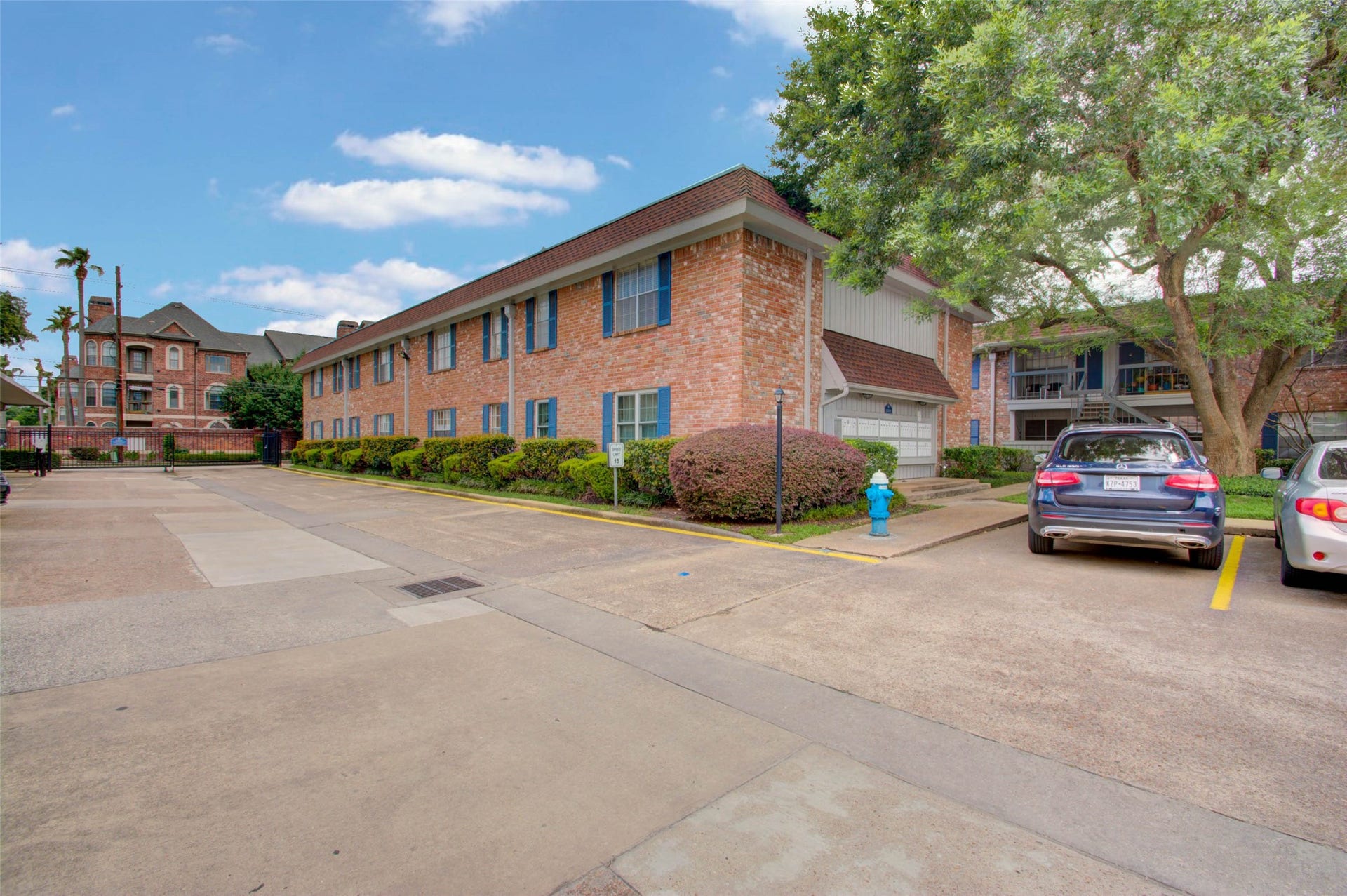 2350 Bering Drive, #71, Houston, TX 77057