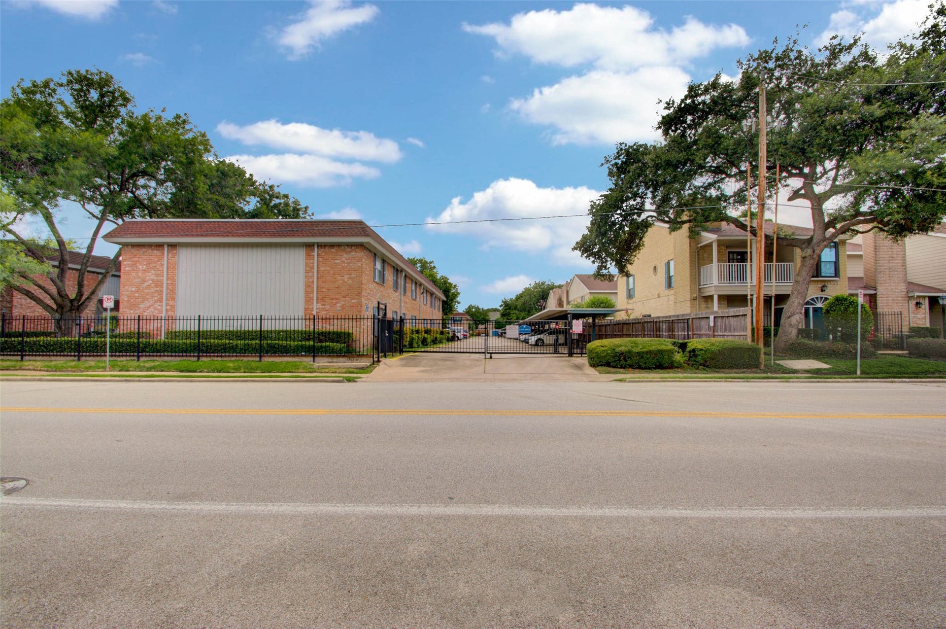 2350 Bering Drive, #71, Houston, TX 77057