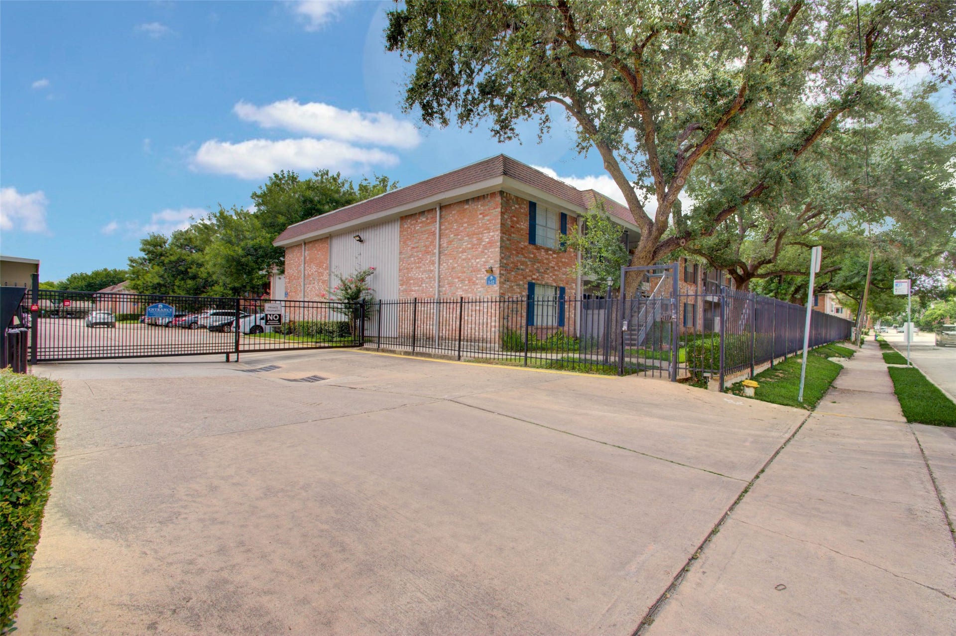 2350 Bering Drive, #71, Houston, TX 77057