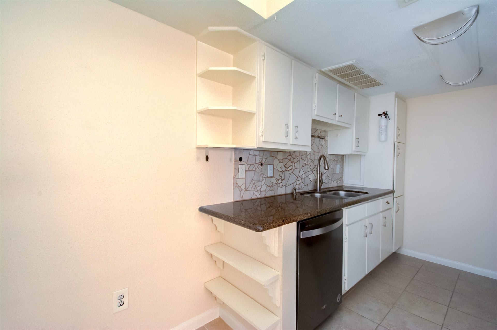 2350 Bering Drive, #71, Houston, TX 77057