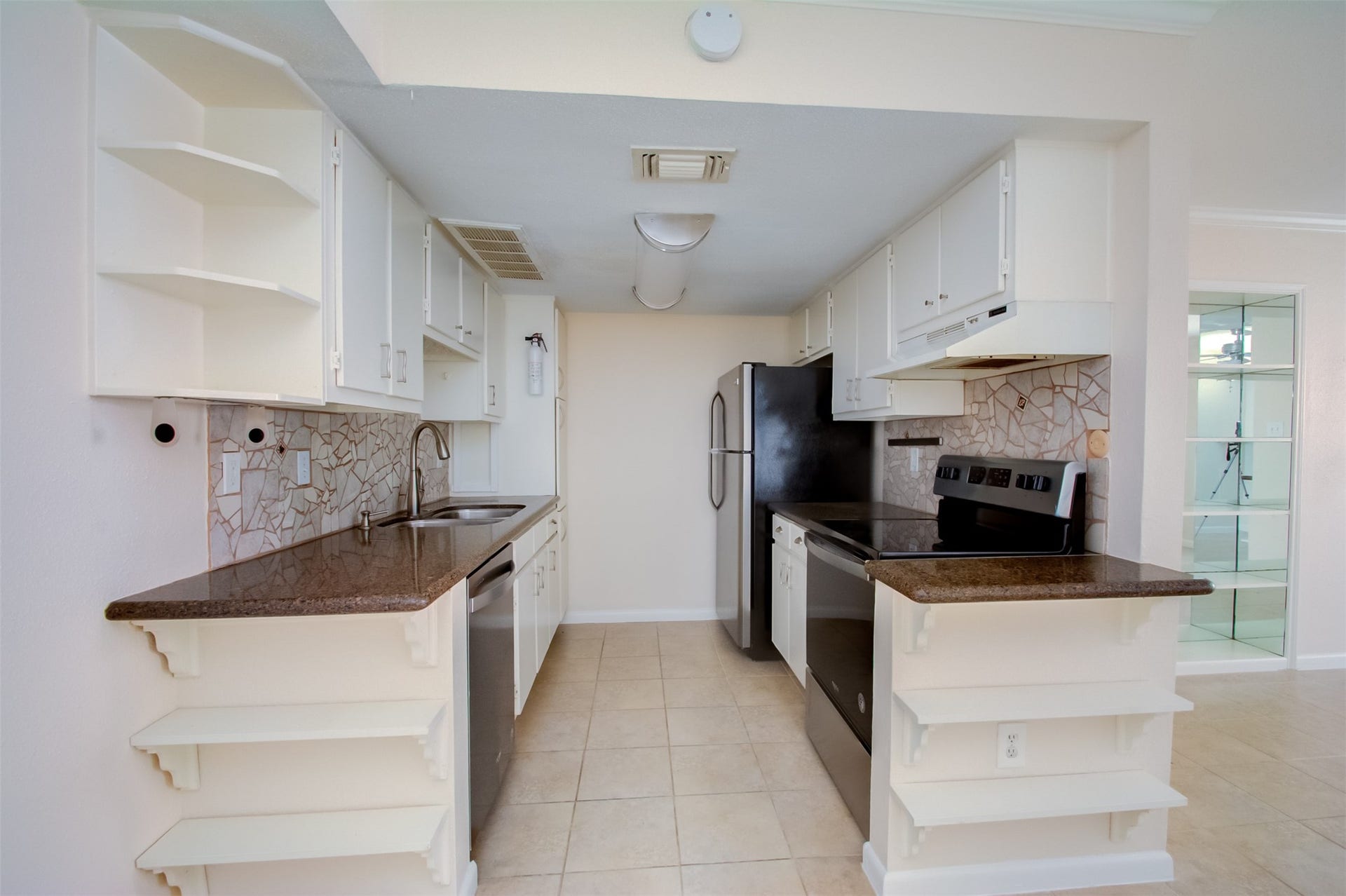2350 Bering Drive, #71, Houston, TX 77057