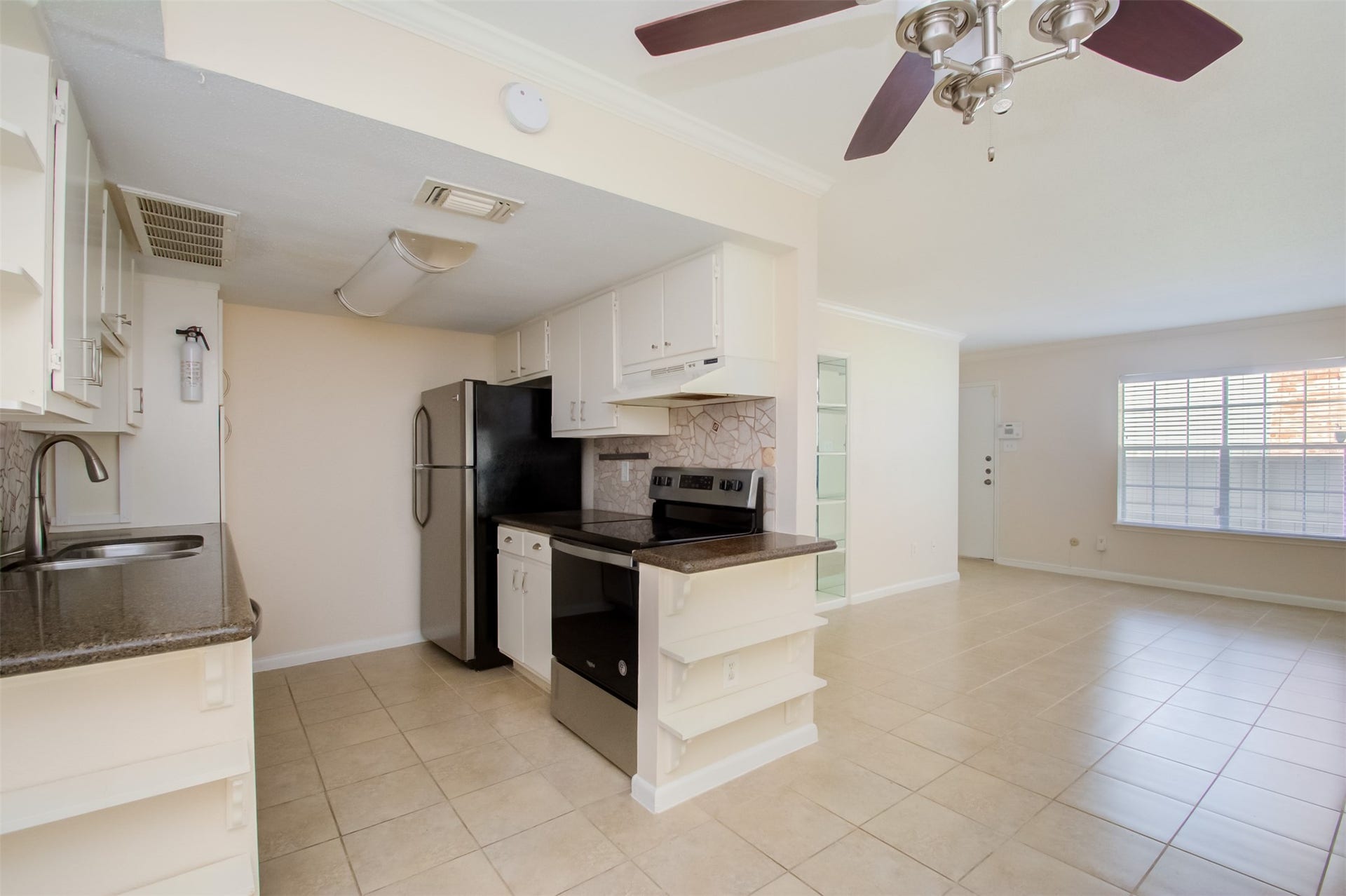 2350 Bering Drive, #71, Houston, TX 77057
