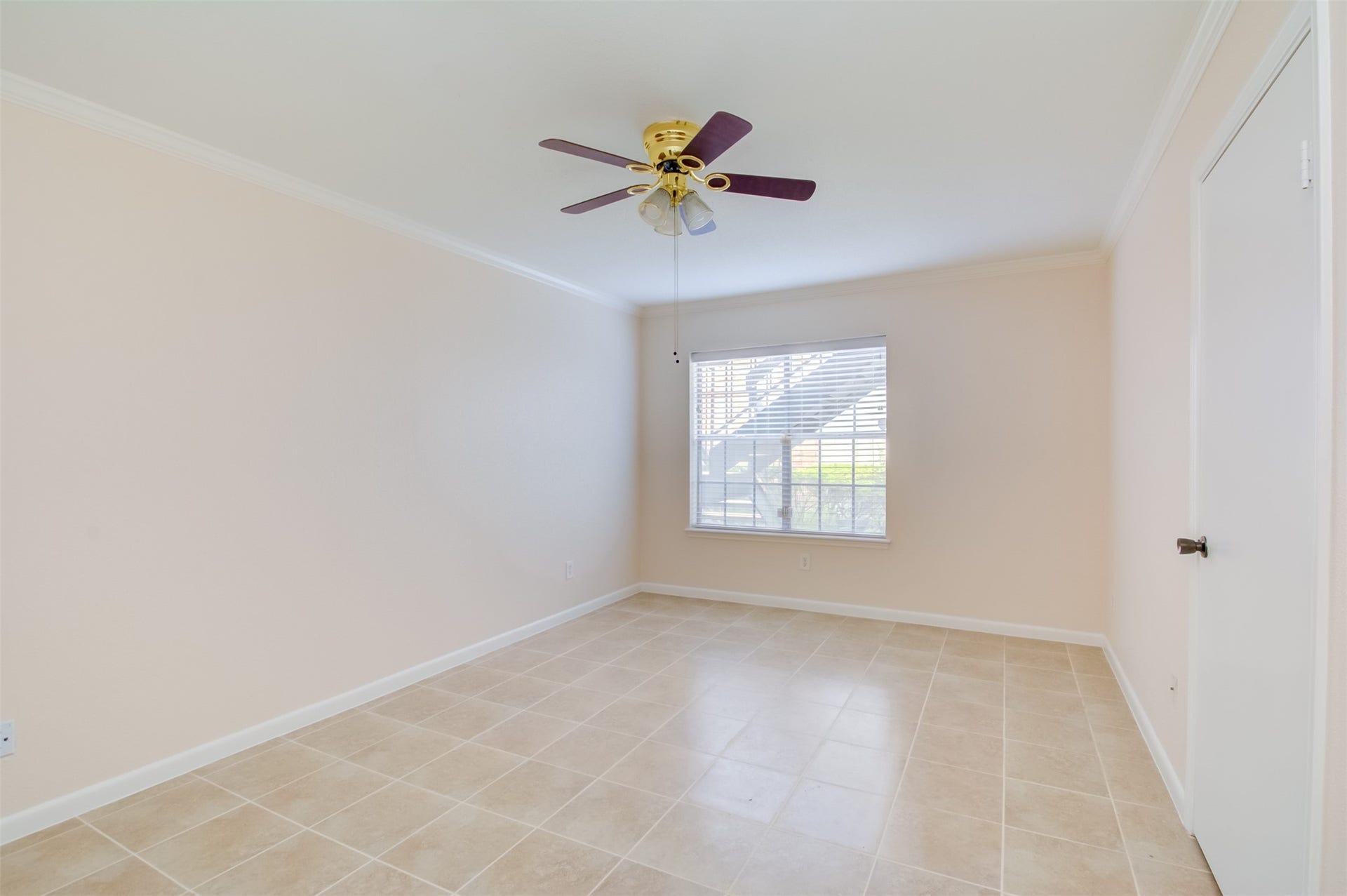 2350 Bering Drive, #71, Houston, TX 77057