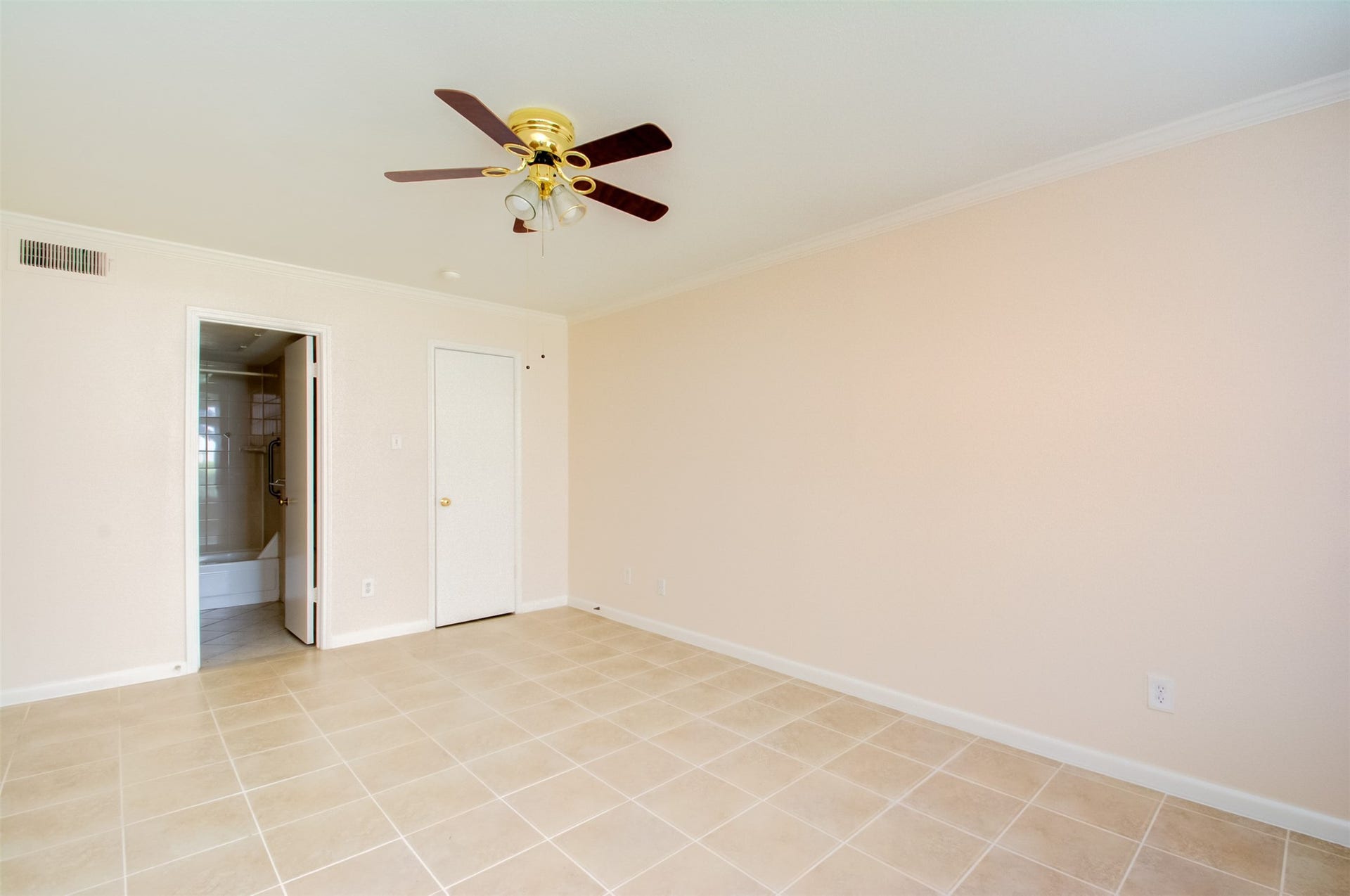 2350 Bering Drive, #71, Houston, TX 77057