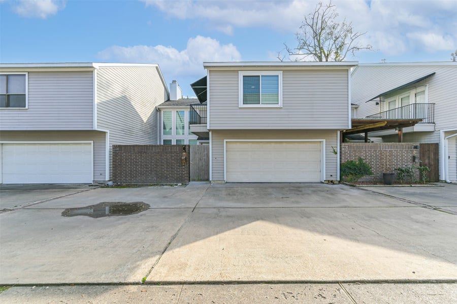 Property photo for 2600 Nantucket Drive, #B, Houston, TX