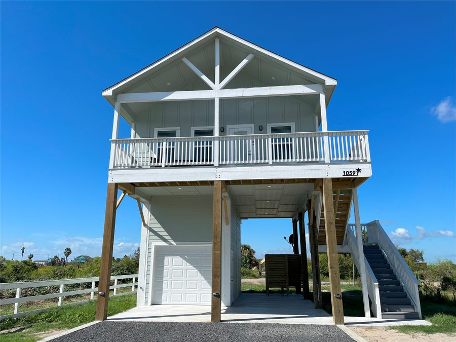 Property photo for 1059 Shady Lane, Gilchrist, TX