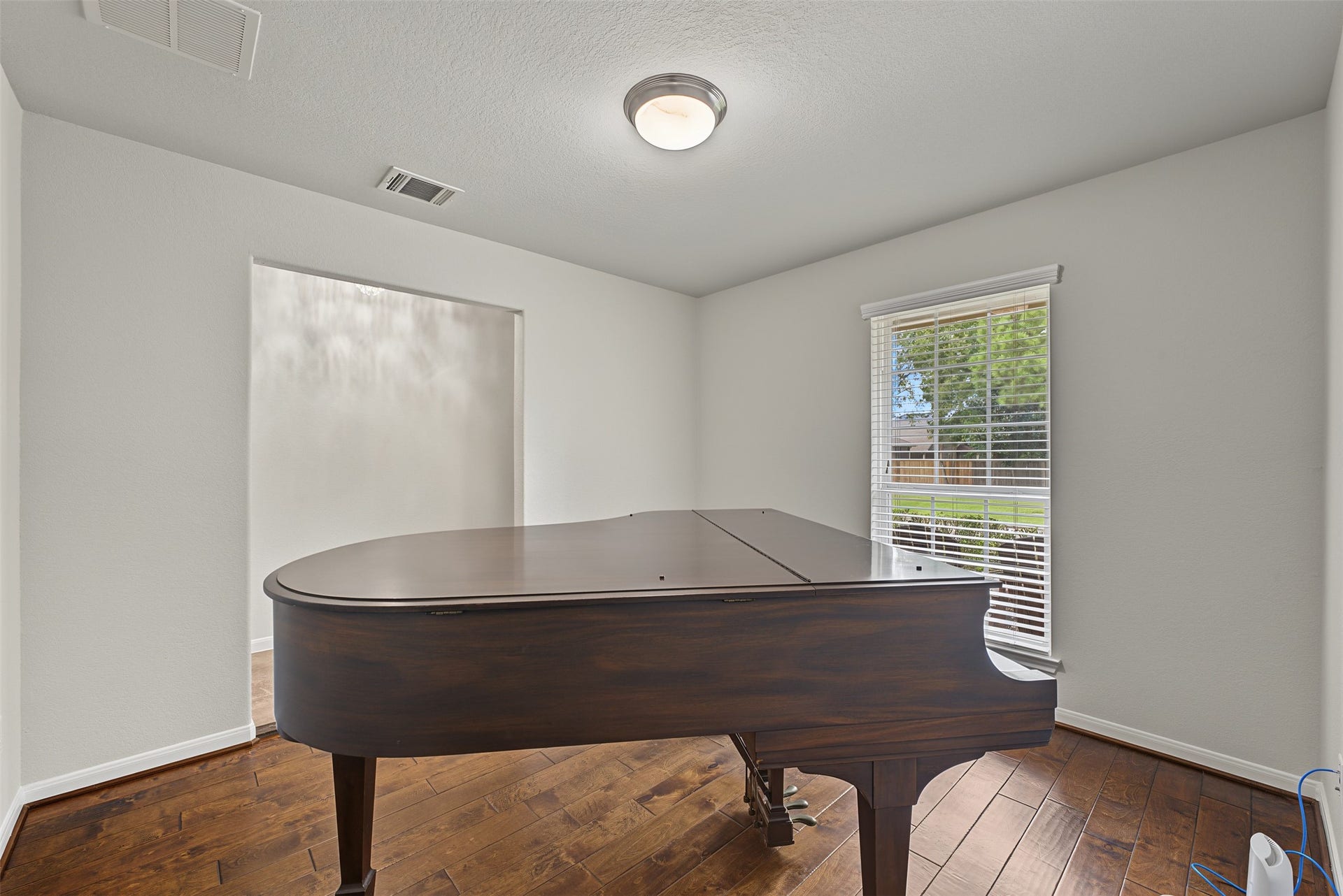 123 Forest Heights Lane, Montgomery, TX 77316