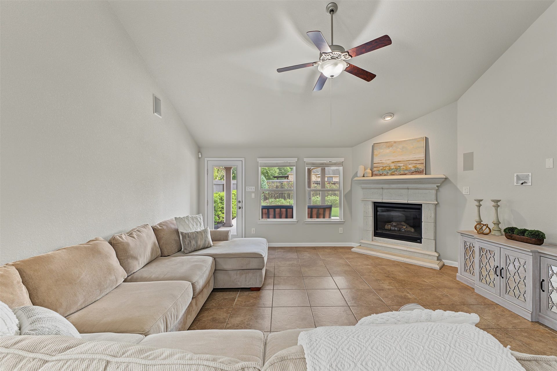 123 Forest Heights Lane, Montgomery, TX 77316