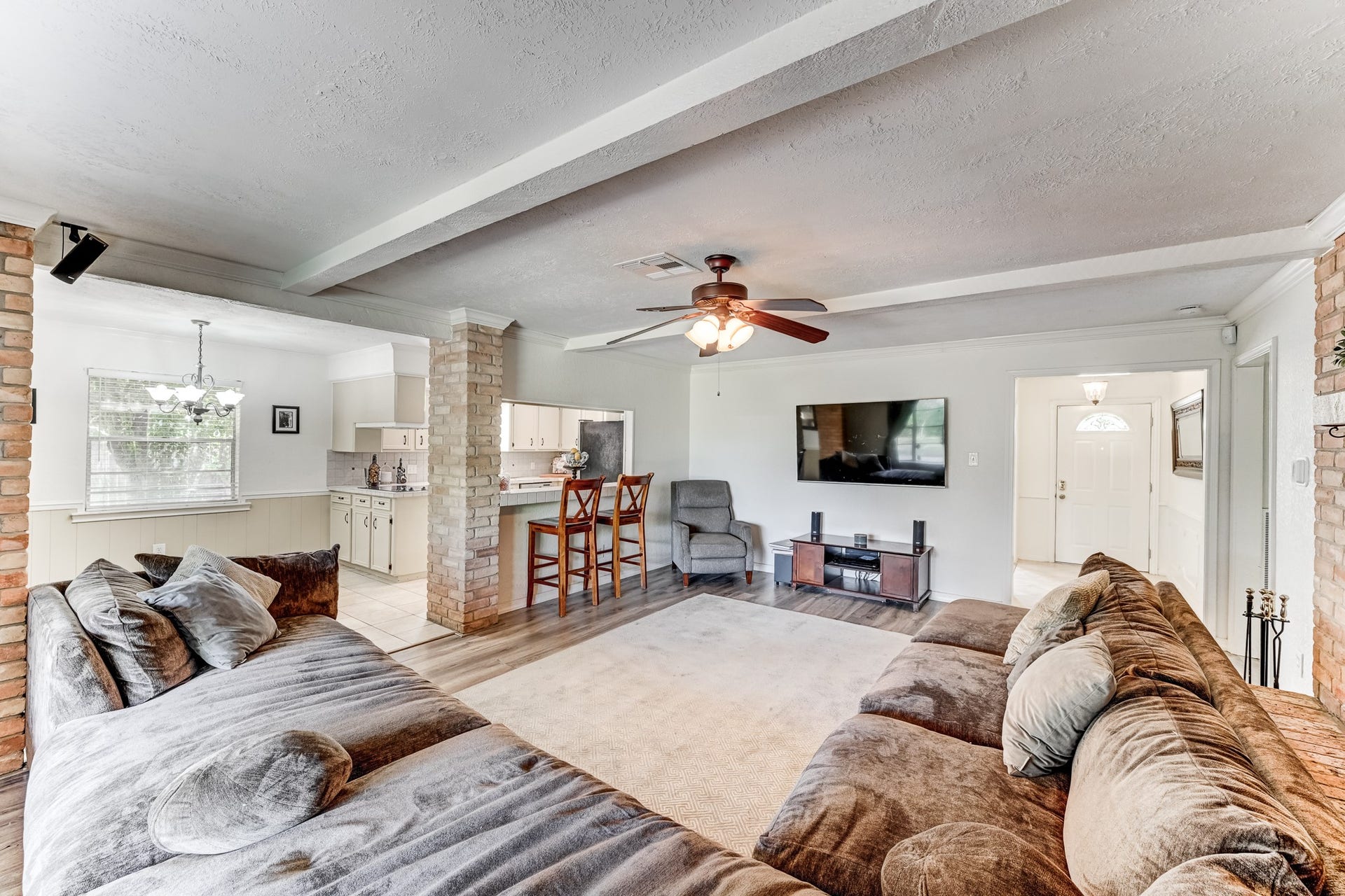 1130 Old Mill Lane, Houston, TX 77073 1130 Old Mill Lane, Houston, TX 77073
