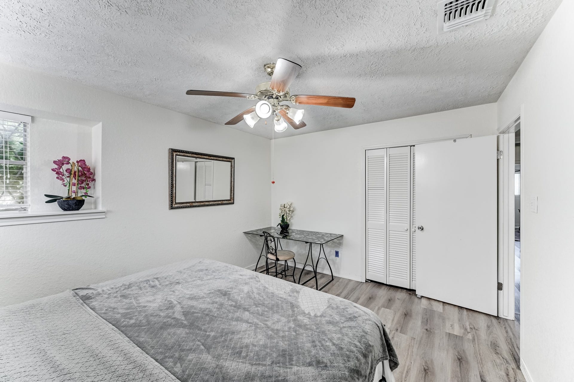 1130 Old Mill Lane, Houston, TX 77073 1130 Old Mill Lane, Houston, TX 77073