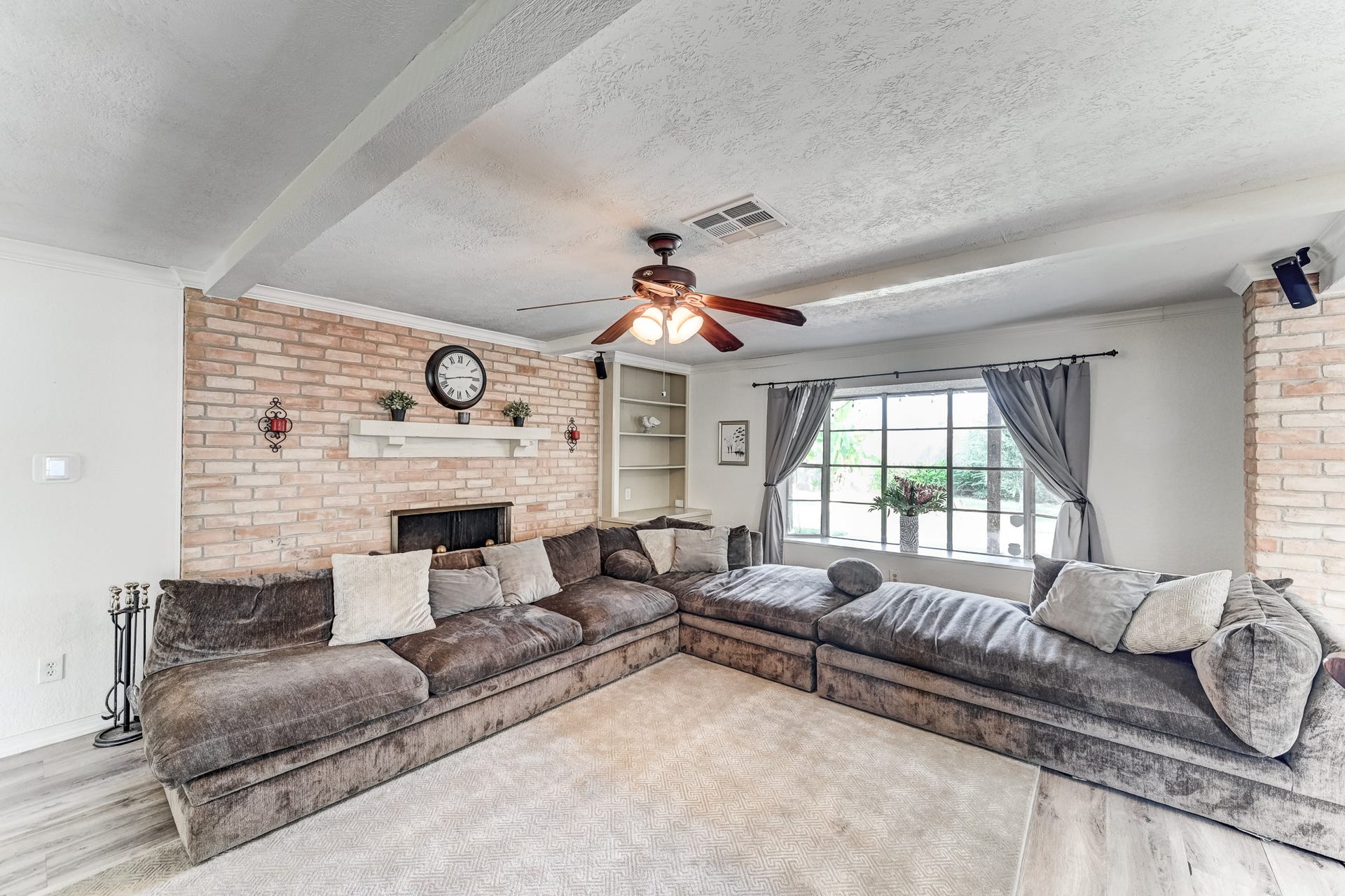 1130 Old Mill Lane, Houston, TX 77073 1130 Old Mill Lane, Houston, TX 77073