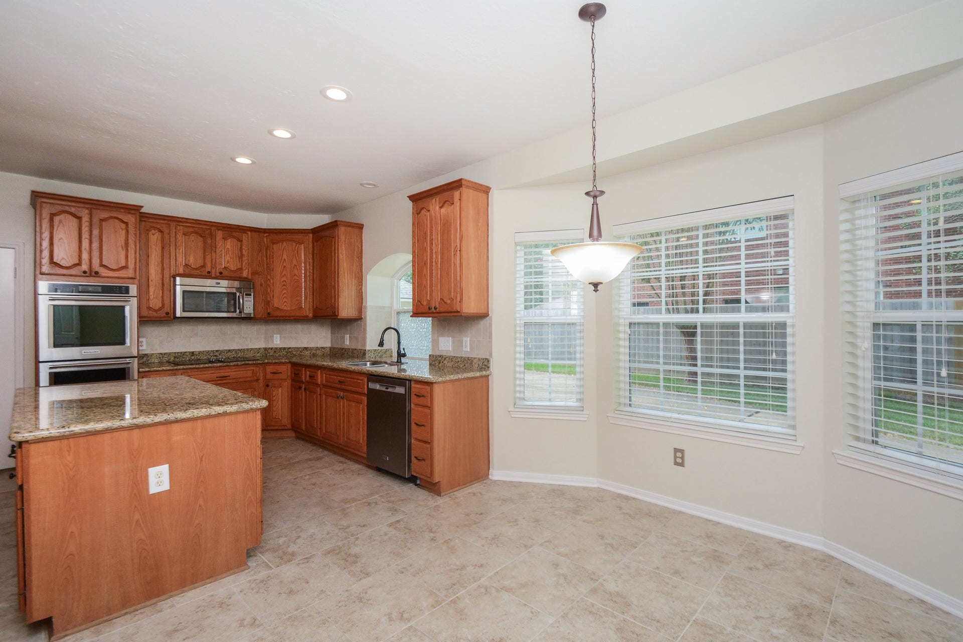 705 Eagle Lakes Drive, Friendswood, TX 77546 Kitchen/Breakfast Area