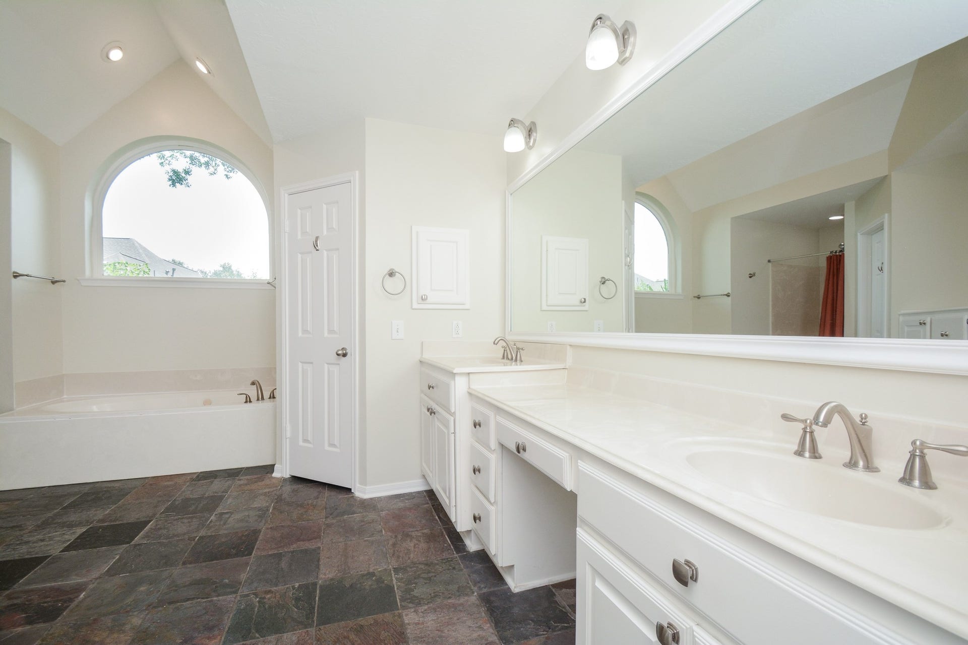 705 Eagle Lakes Drive, Friendswood, TX 77546 Beautiful Primary Bath
