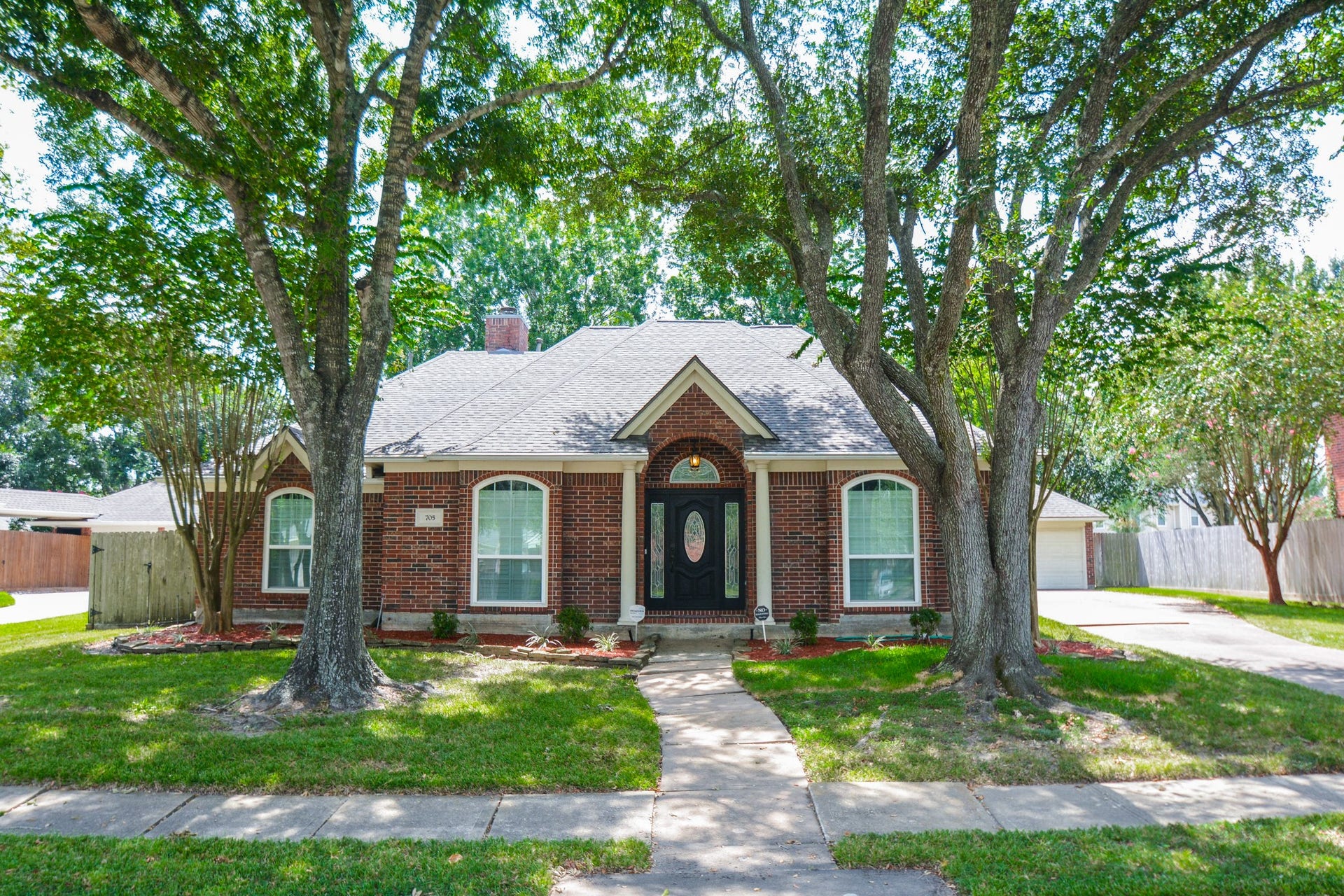 705 Eagle Lakes Drive, Friendswood, TX 77546 Great Curb Appeal